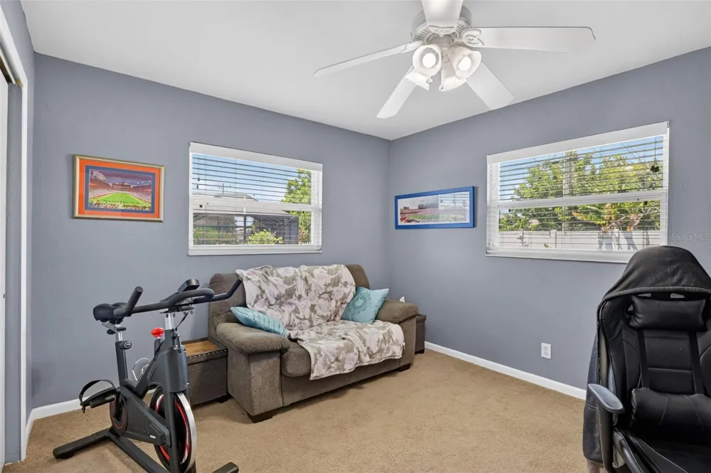 1305 SE 37TH TERRACE Cape Coral, FL 33904