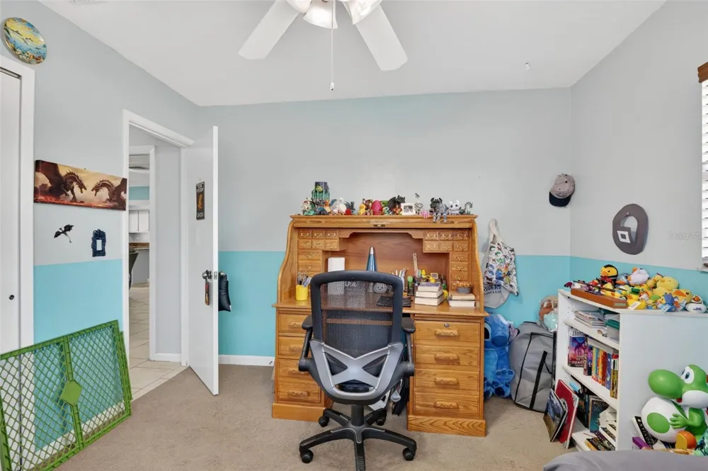 1305 SE 37TH TERRACE Cape Coral, FL 33904