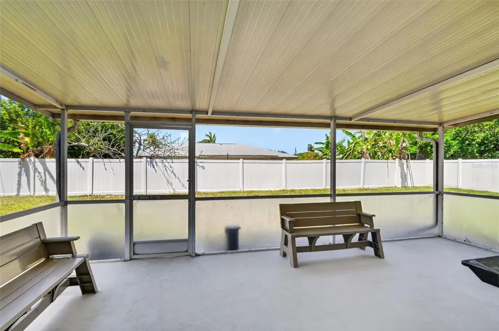 1305 SE 37TH TERRACE Cape Coral, FL 33904