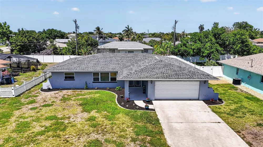 1305 SE 37TH TERRACE Cape Coral, FL 33904