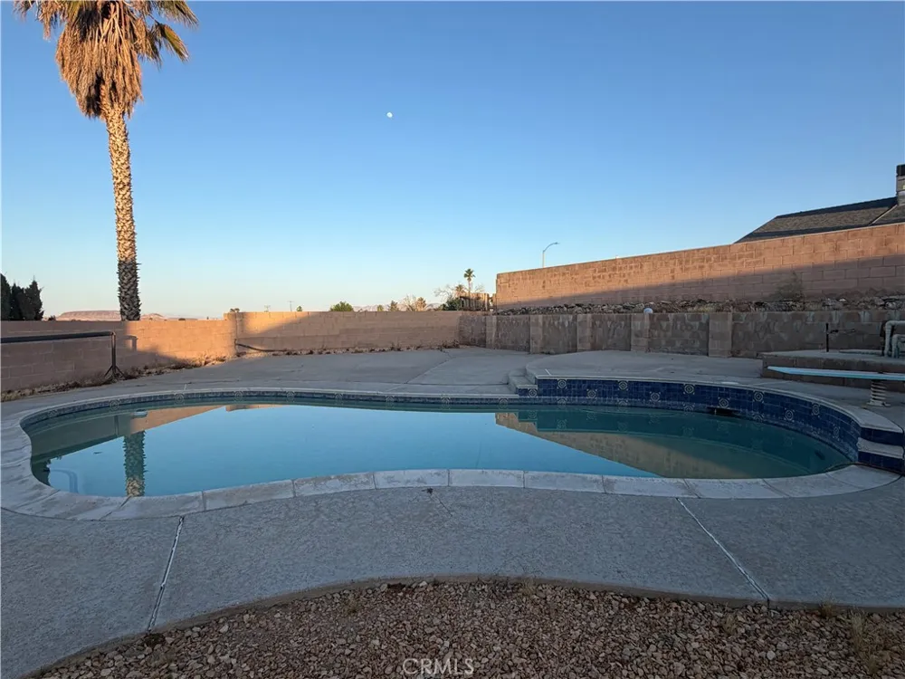 941 Senita Barstow, CA 92311