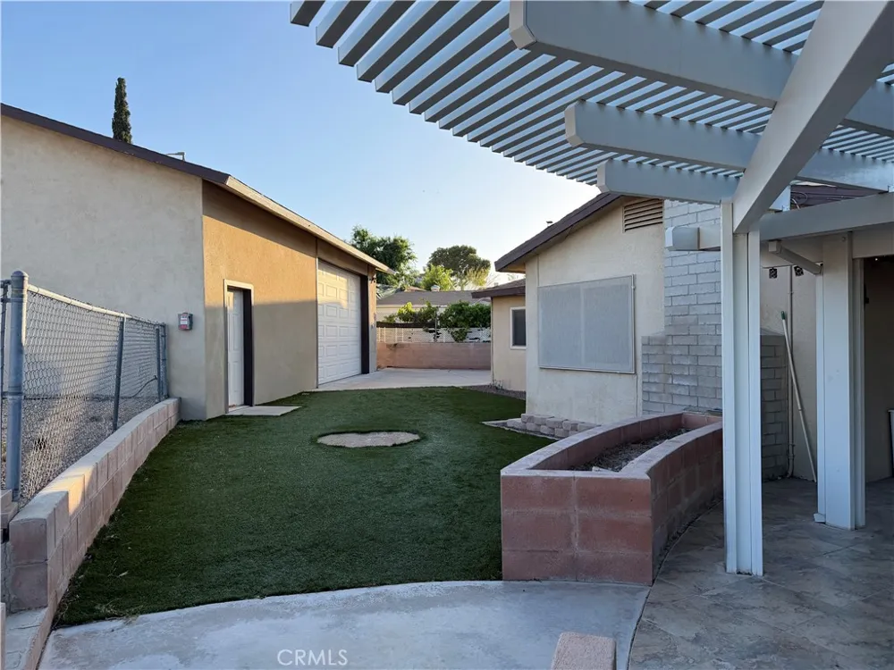 941 Senita Barstow, CA 92311