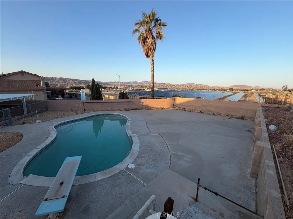 941 Senita Barstow, CA 92311