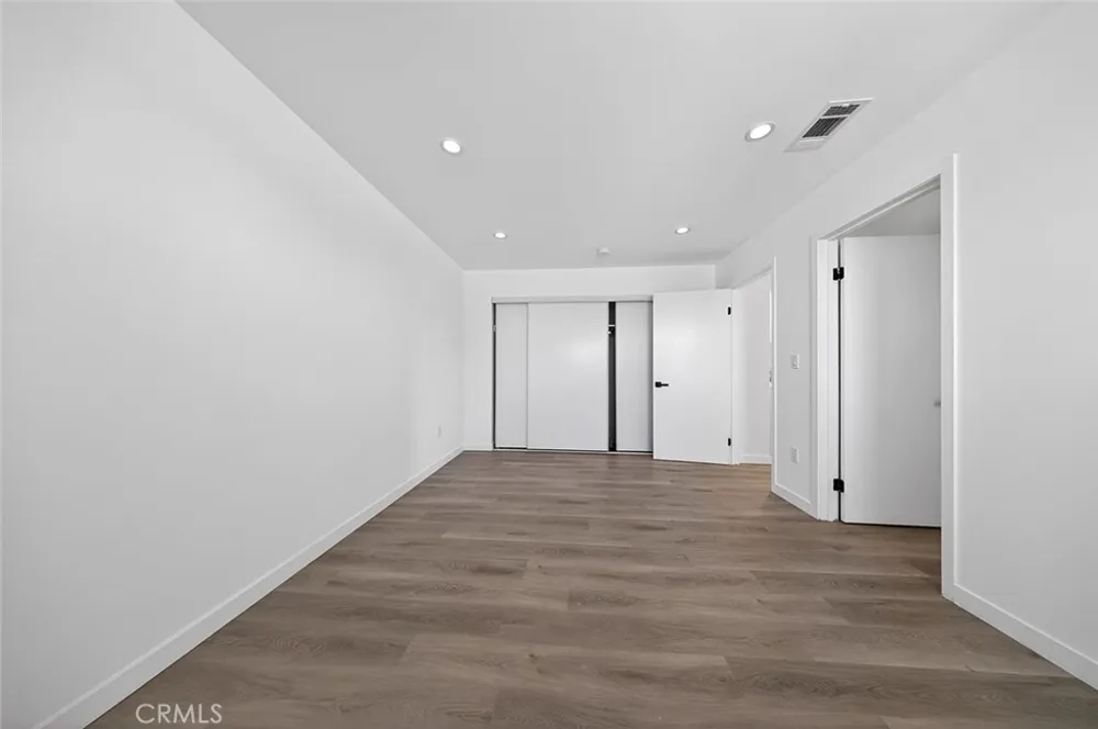 14827 Dearborn Street Panorama City, CA 91402