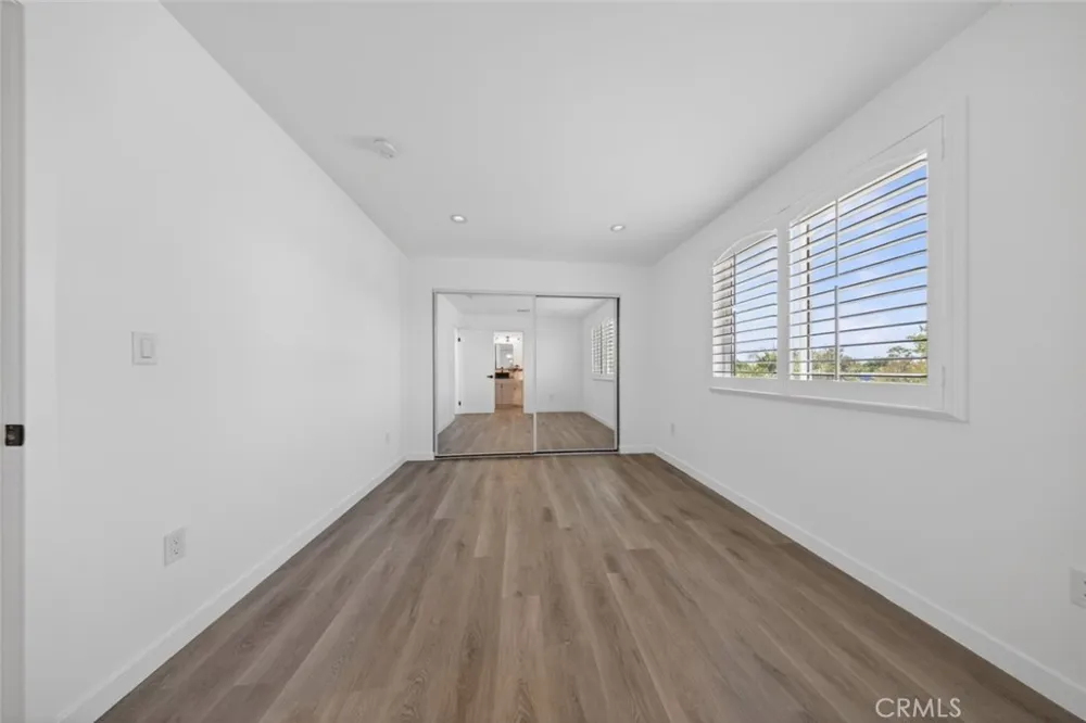 14827 Dearborn Street Panorama City, CA 91402