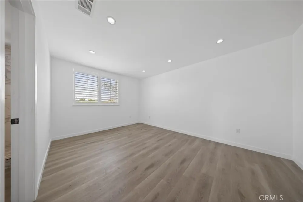 14827 Dearborn Street Panorama City, CA 91402