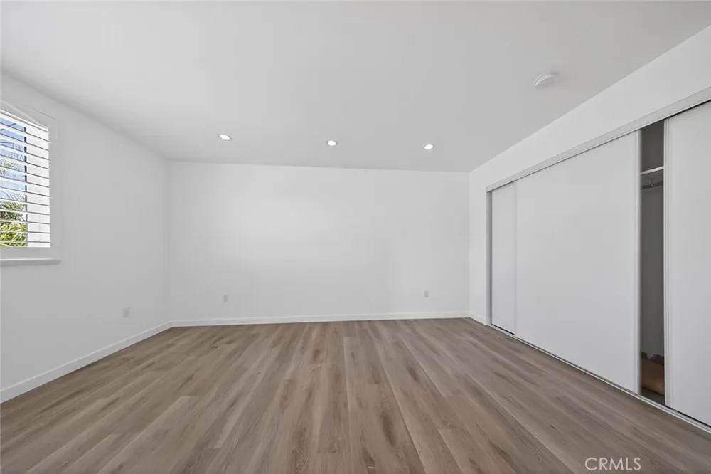 14827 Dearborn Street Panorama City, CA 91402