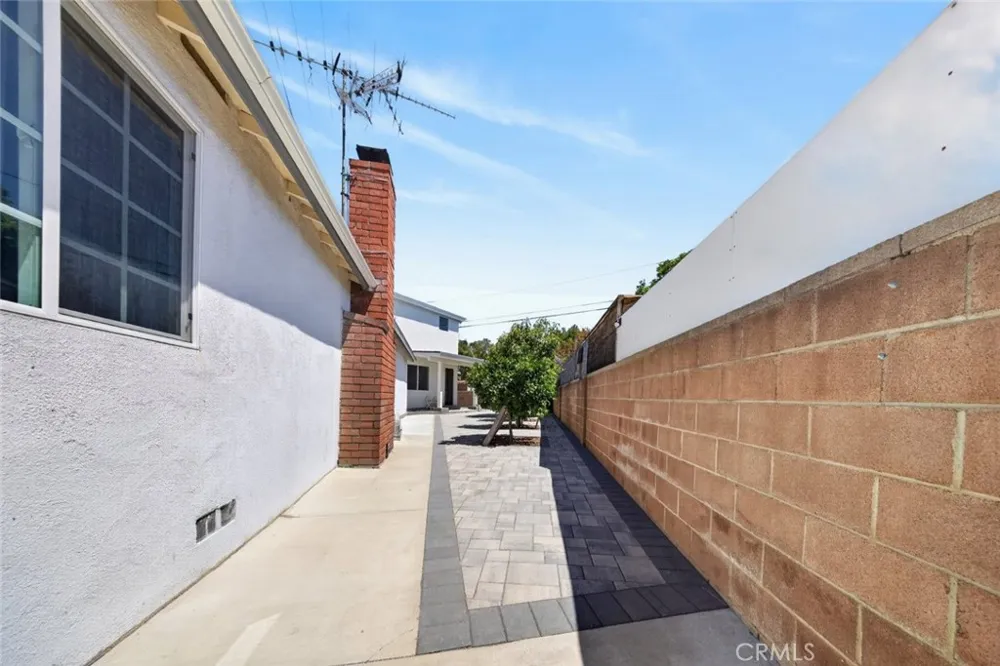 14827 Dearborn Street Panorama City, CA 91402