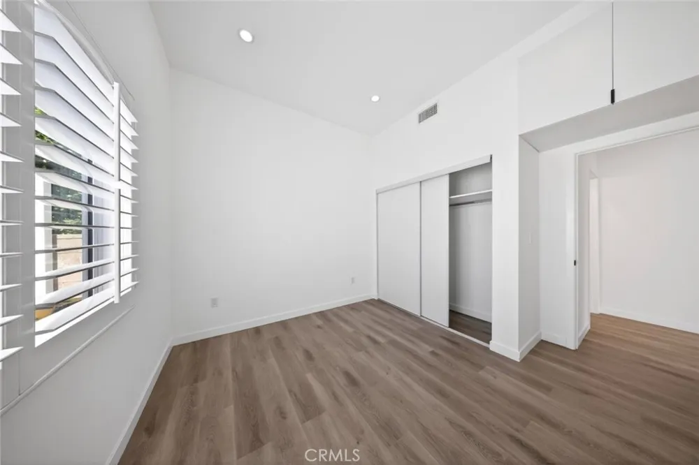 14827 Dearborn Street Panorama City, CA 91402