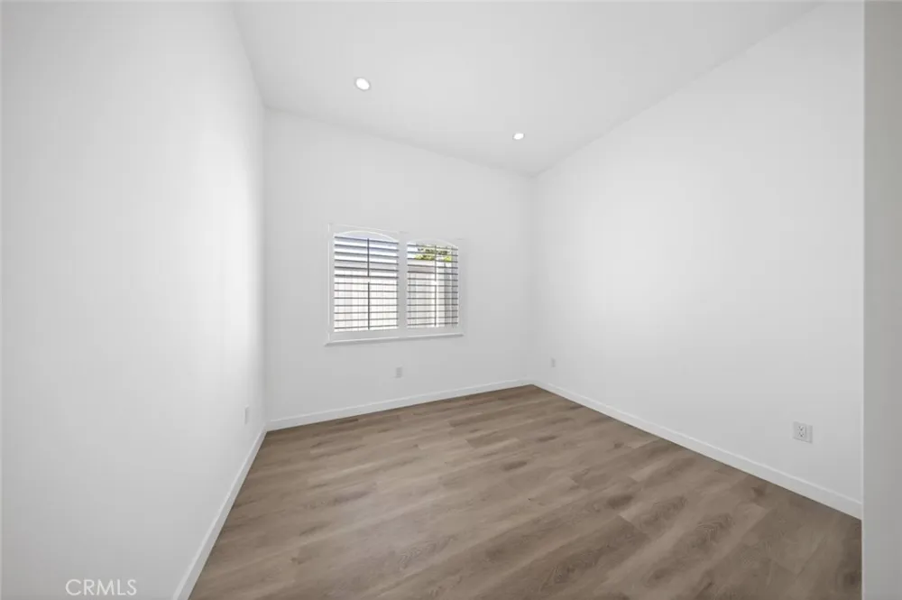 14827 Dearborn Street Panorama City, CA 91402