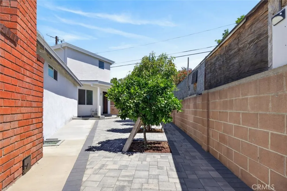 14827 Dearborn Street Panorama City, CA 91402