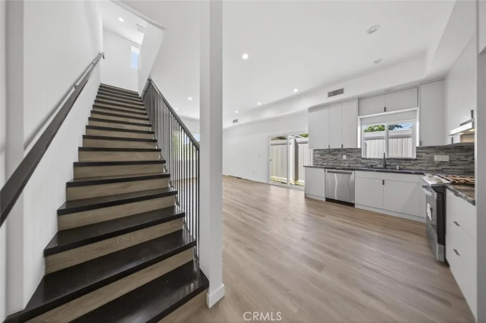 14827 Dearborn Street Panorama City, CA 91402