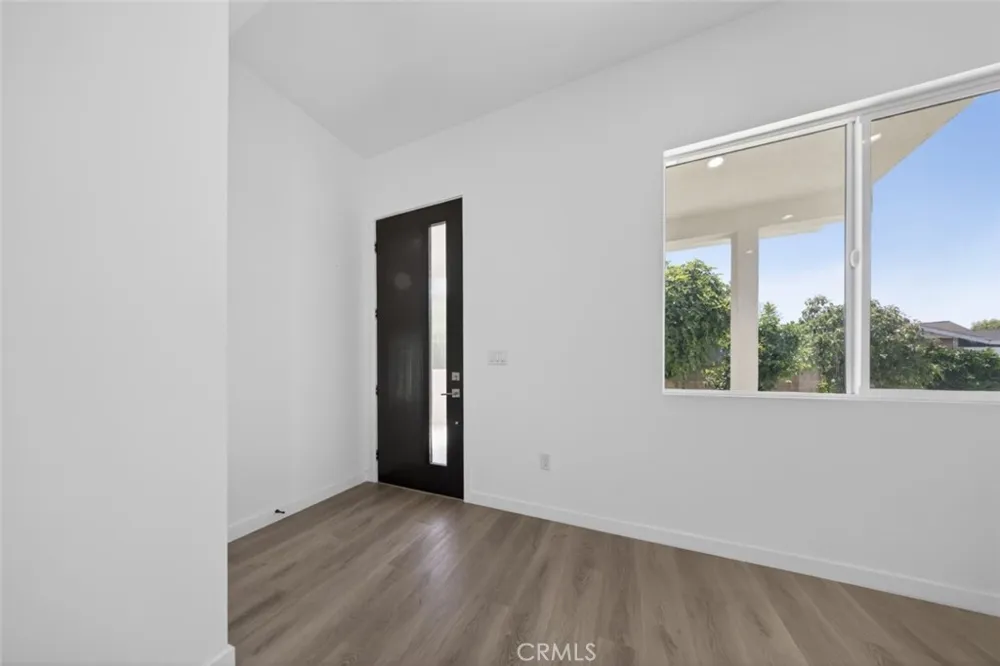 14827 Dearborn Street Panorama City, CA 91402
