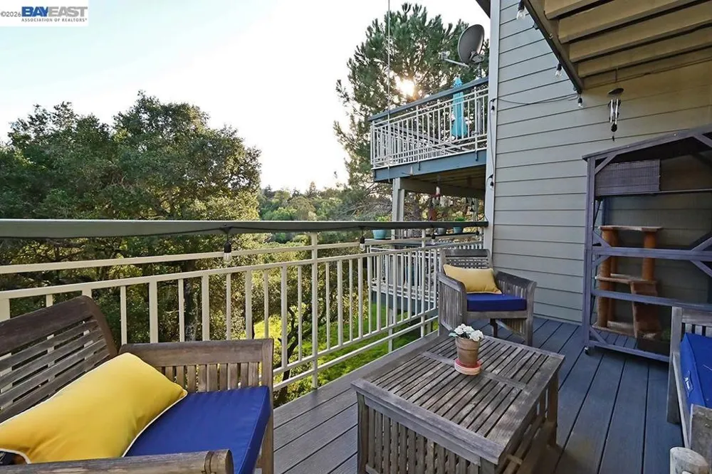 25105 Vista Greens Ct Hayward, CA 94541