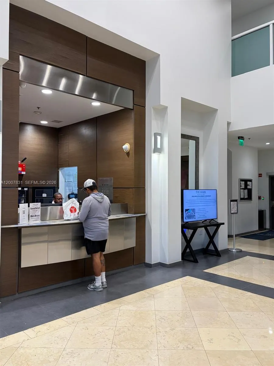 1155 Brickell Bay Dr #1201 Miami, FL 33131