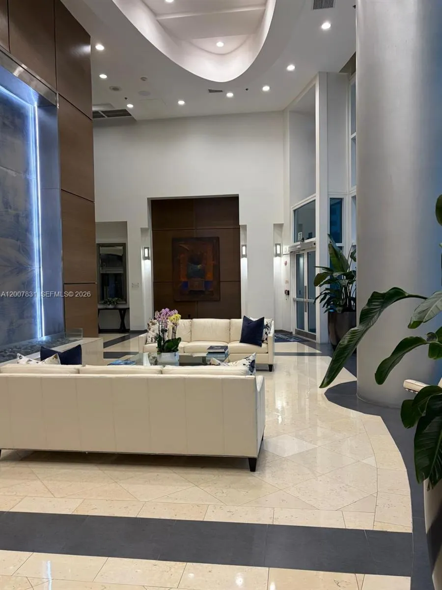 1155 Brickell Bay Dr #1201 Miami, FL 33131