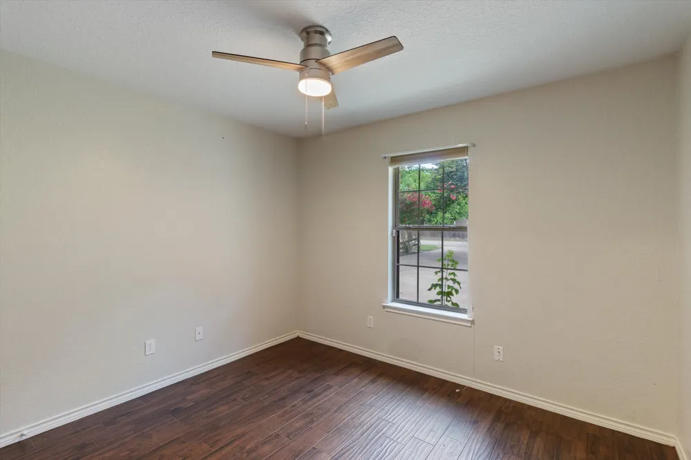 53 Tinas Trail Martindale, TX 78655