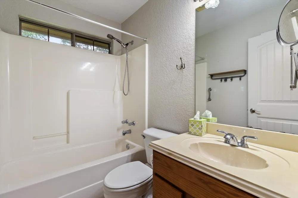 53 Tinas Trail Martindale, TX 78655