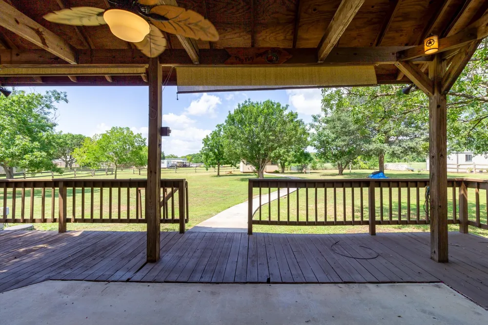 53 Tinas Trail Martindale, TX 78655