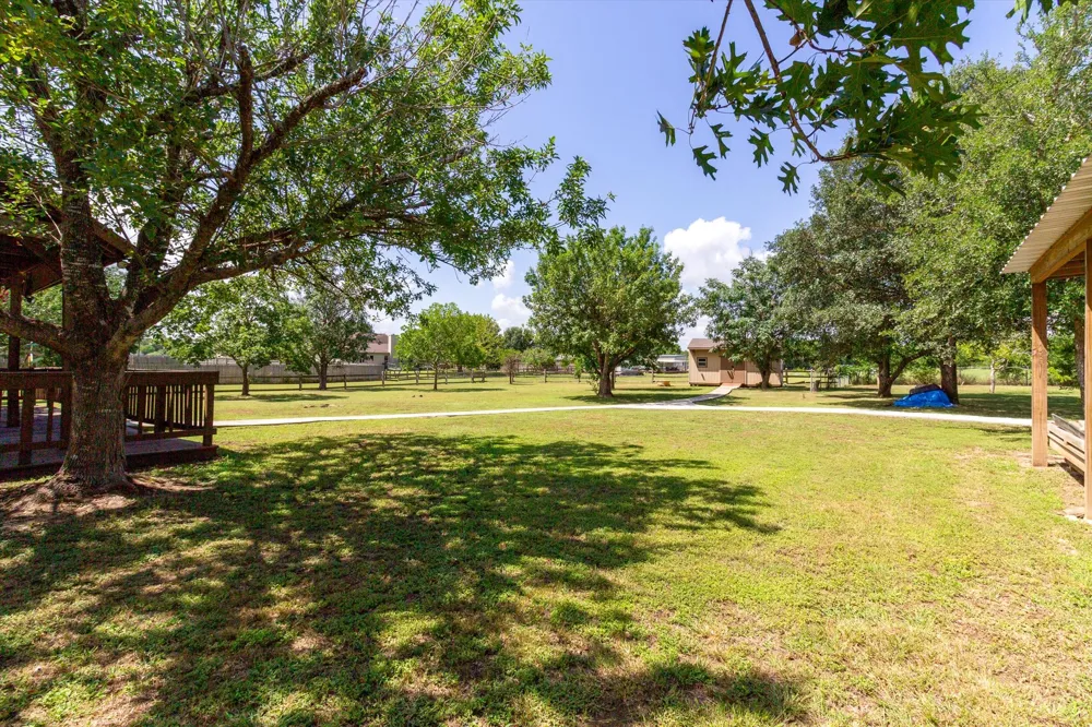 53 Tinas Trail Martindale, TX 78655