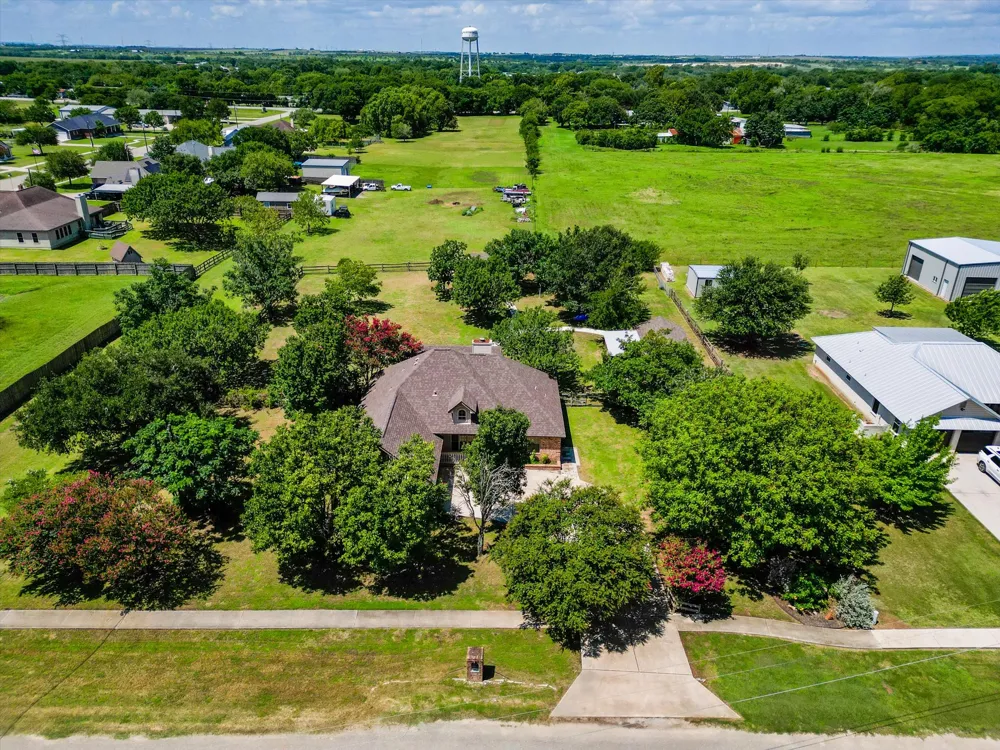 53 Tinas Trail Martindale, TX 78655