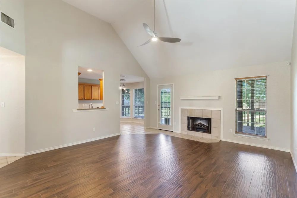 53 Tinas Trail Martindale, TX 78655