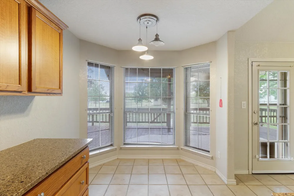 53 Tinas Trail Martindale, TX 78655