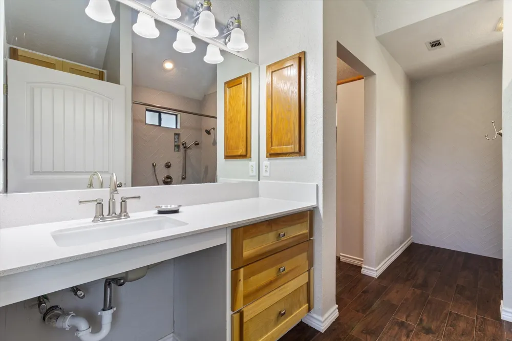 53 Tinas Trail Martindale, TX 78655