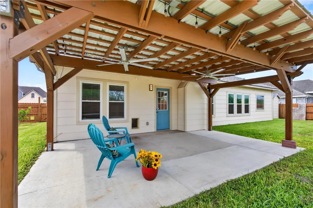 1806 Margaret Kingsville, TX 78363
