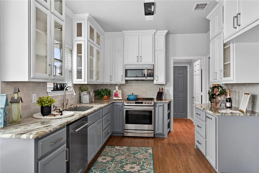 1806 Margaret Kingsville, TX 78363