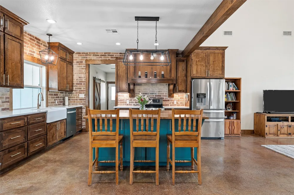 399 Satin Rd Chilton, TX 76632
