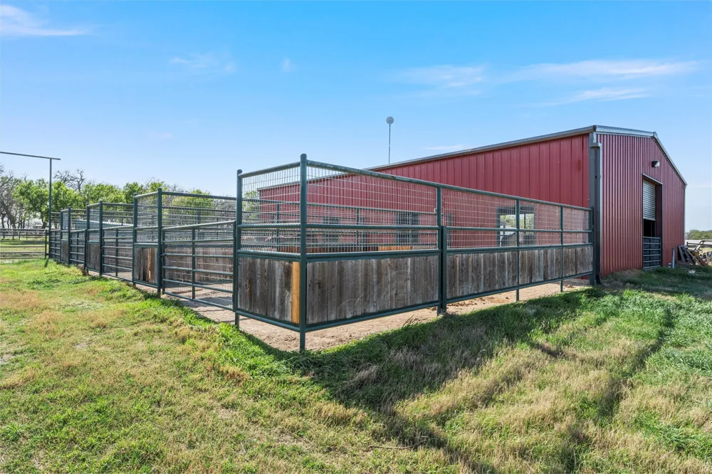 399 Satin Rd Chilton, TX 76632