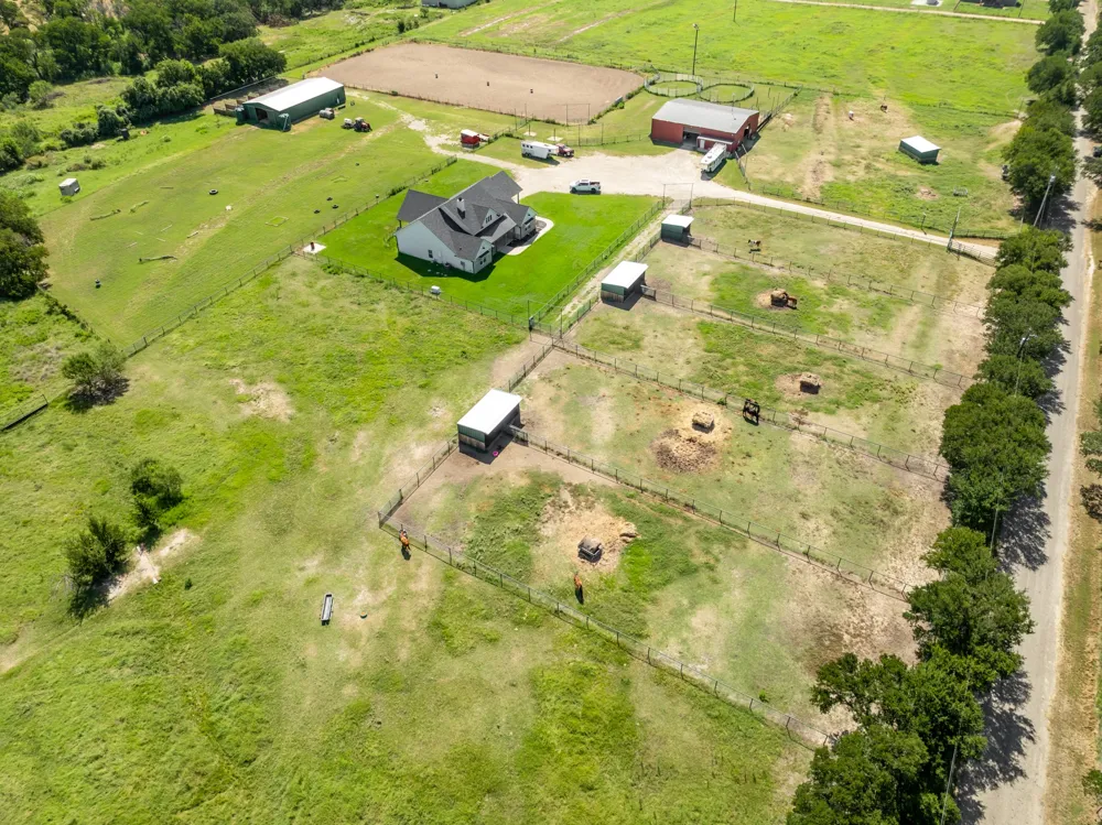 399 Satin Rd Chilton, TX 76632