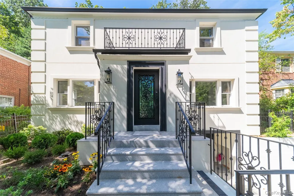 8632 Midland Parkway Jamaica Estates, NY 11432