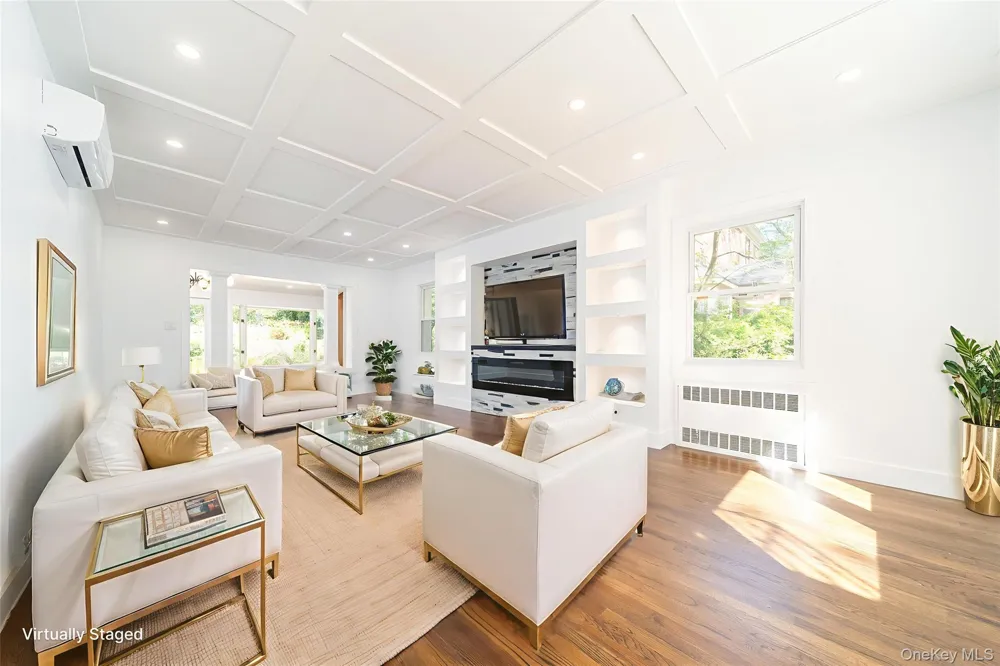 8632 Midland Parkway Jamaica Estates, NY 11432