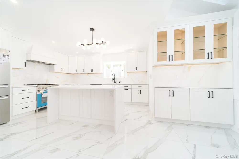 8632 Midland Parkway Jamaica Estates, NY 11432