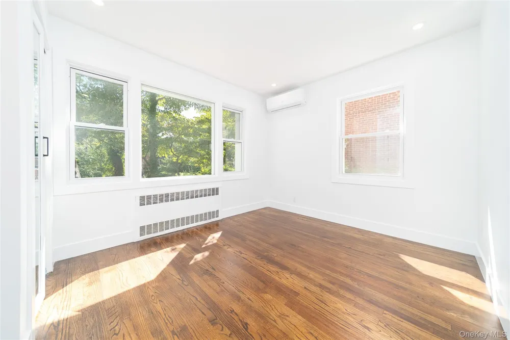 8632 Midland Parkway Jamaica Estates, NY 11432
