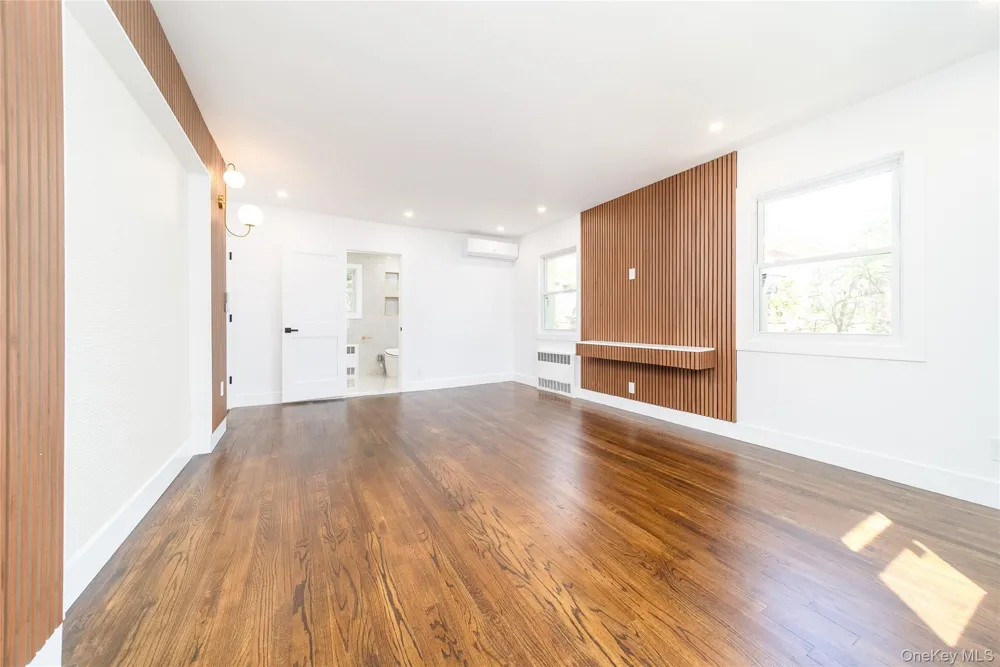 8632 Midland Parkway Jamaica Estates, NY 11432
