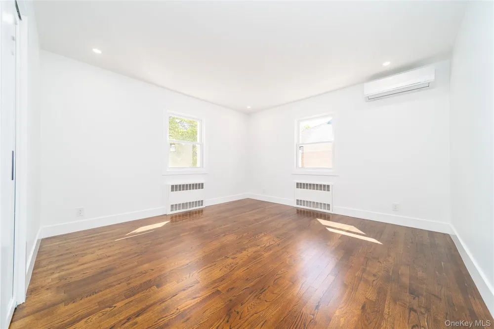 8632 Midland Parkway Jamaica Estates, NY 11432