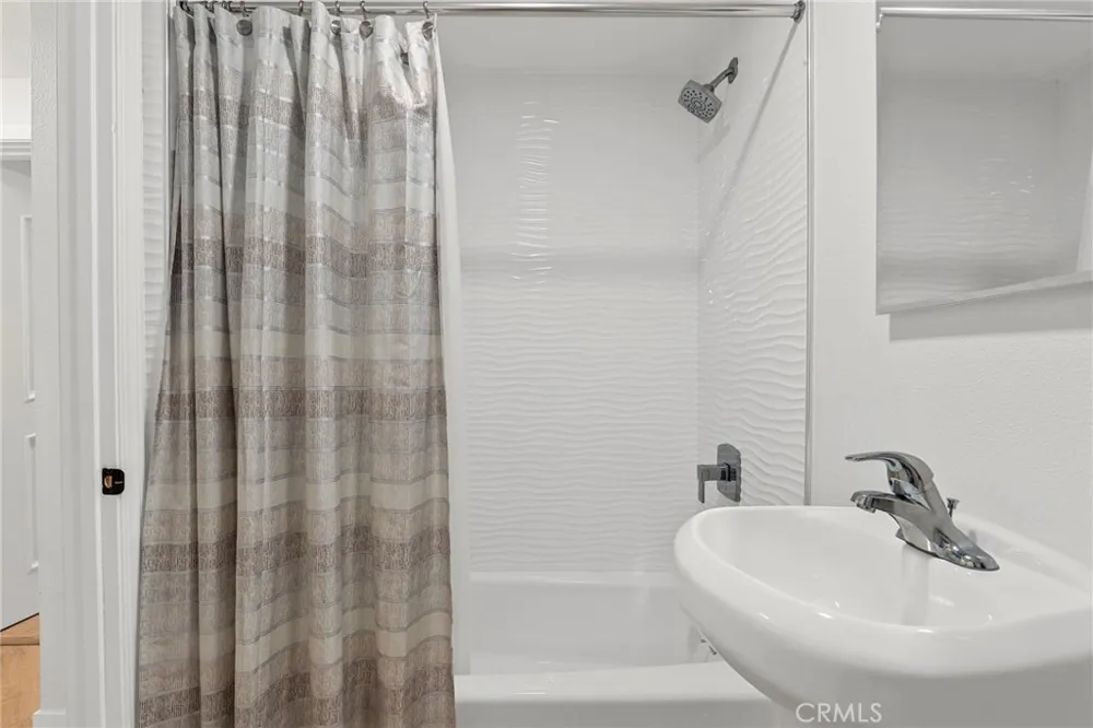 5164 Faris Lane Woodland Hills, CA 91364