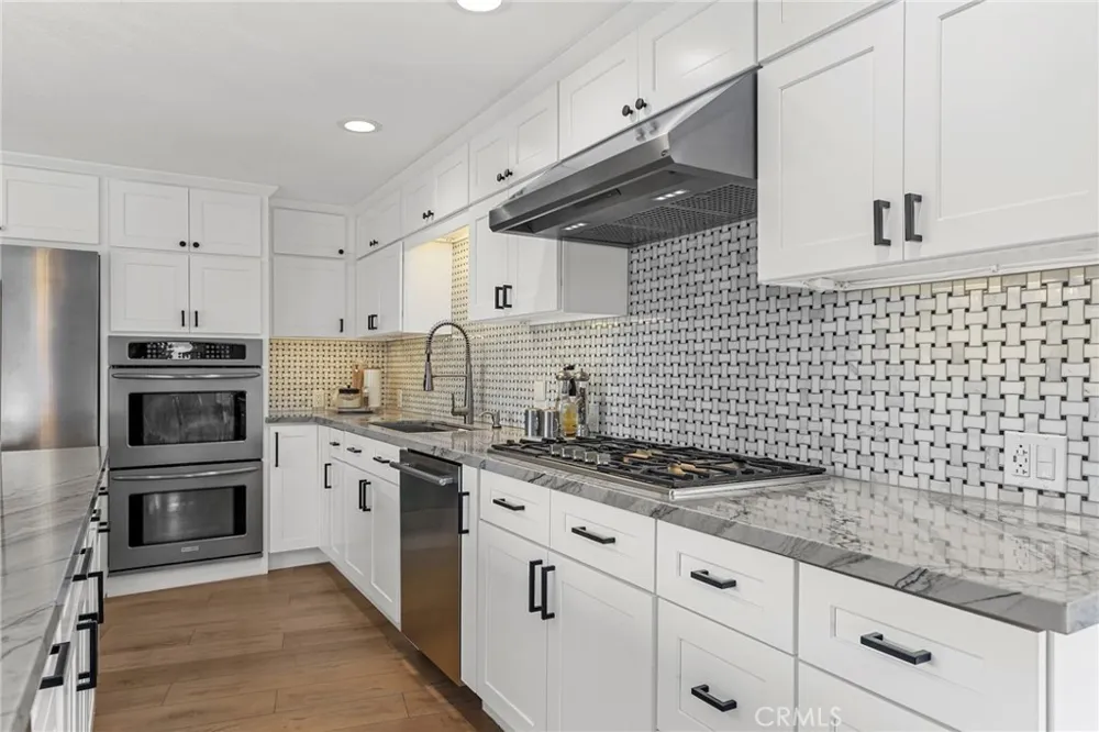 5164 Faris Lane Woodland Hills, CA 91364
