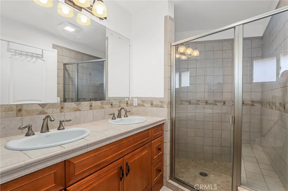 5164 Faris Lane Woodland Hills, CA 91364