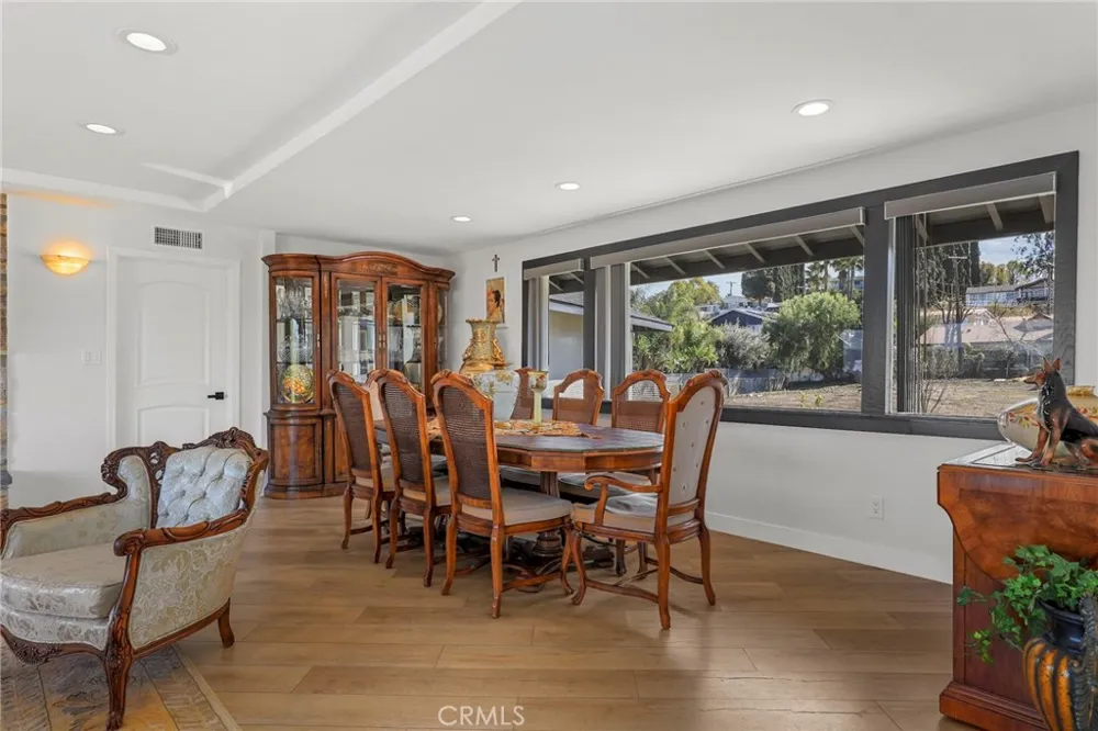 5164 Faris Lane Woodland Hills, CA 91364