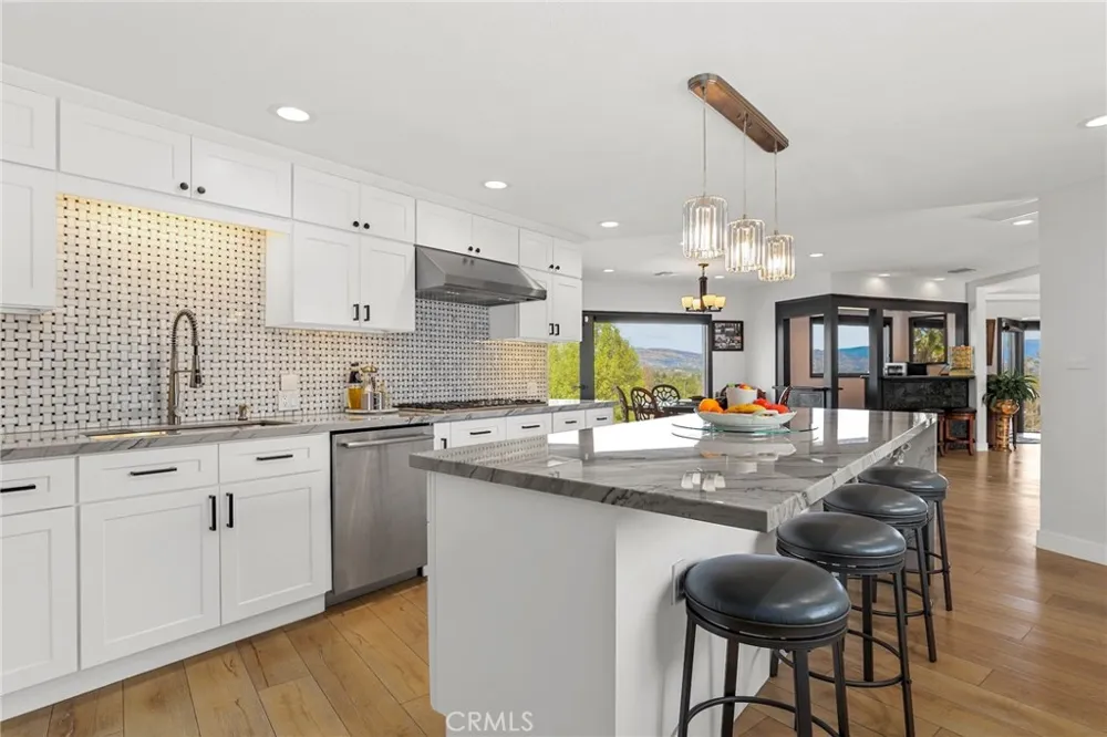 5164 Faris Lane Woodland Hills, CA 91364