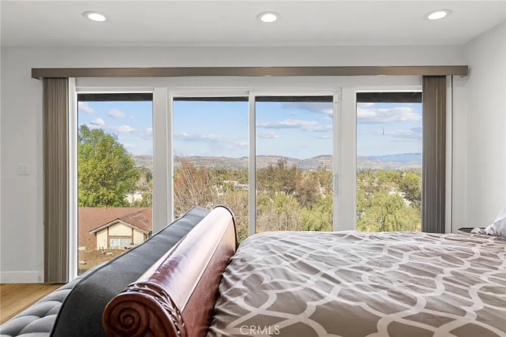 5164 Faris Lane Woodland Hills, CA 91364