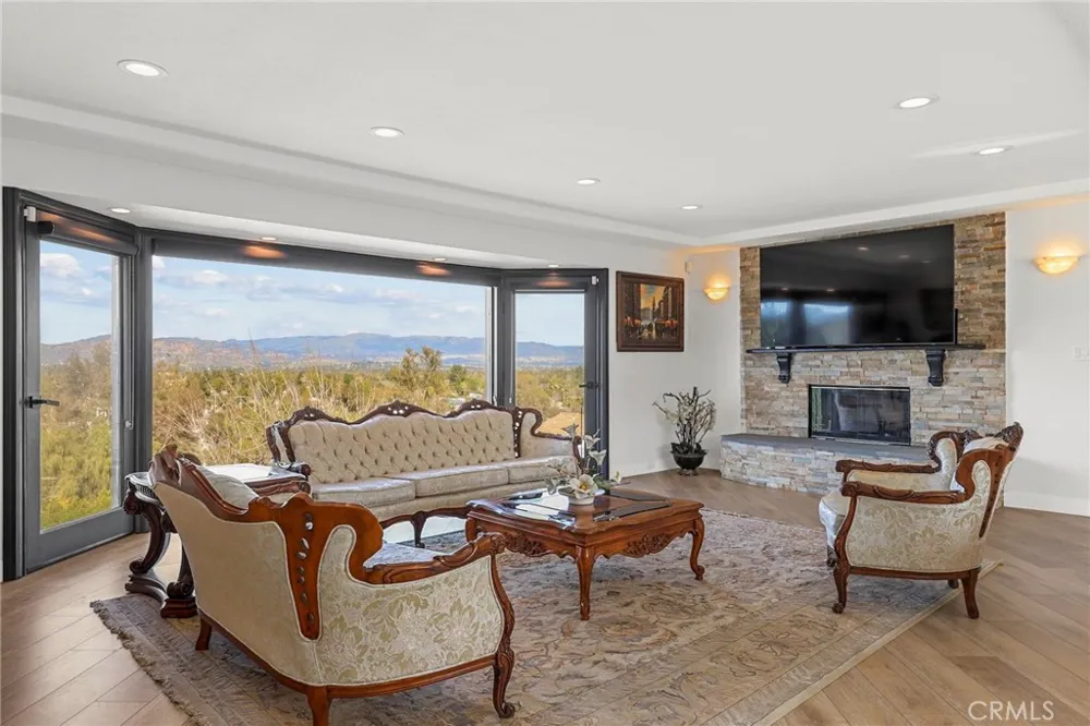 5164 Faris Lane Woodland Hills, CA 91364