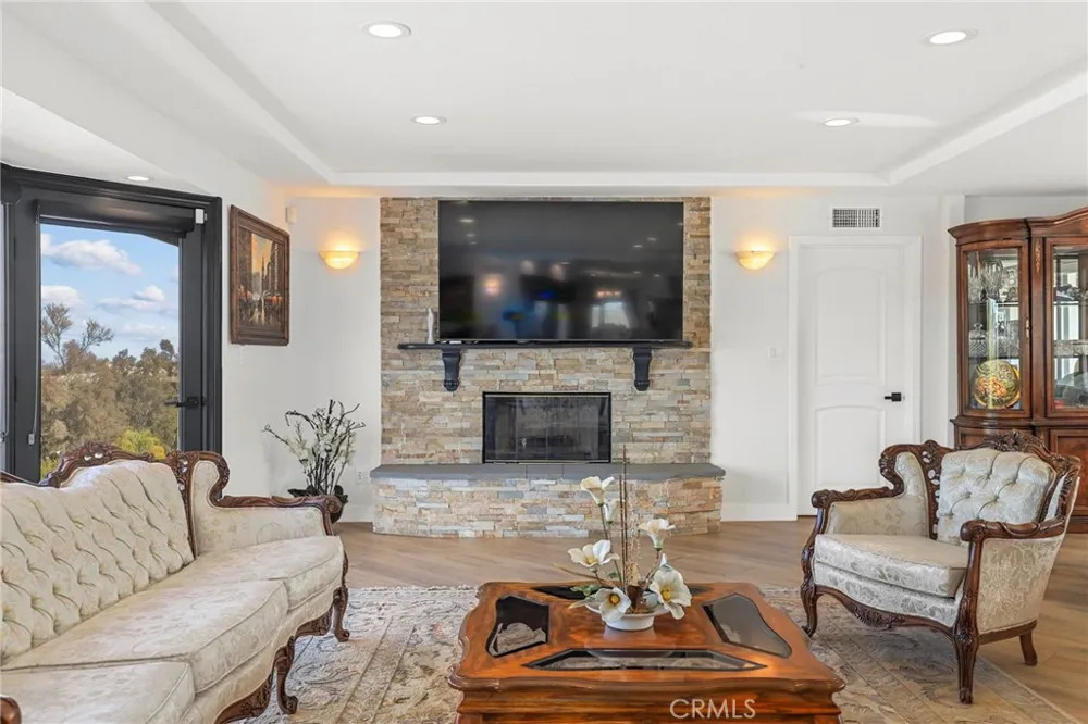 5164 Faris Lane Woodland Hills, CA 91364
