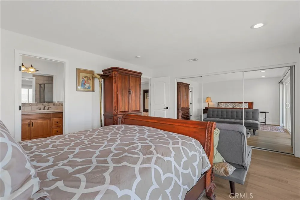 5164 Faris Lane Woodland Hills, CA 91364