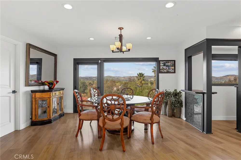 5164 Faris Lane Woodland Hills, CA 91364