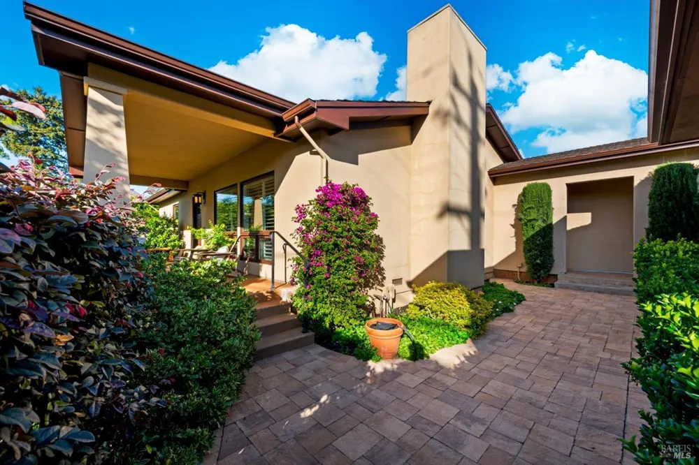 977 Pratt Avenue St. Helena, CA 94574
